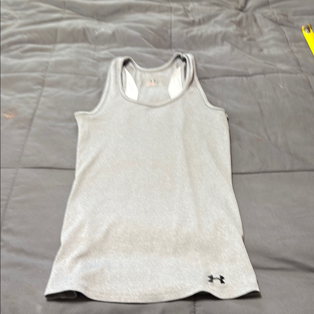 Under Armour Gray Fitted Sleeveless Tank Top